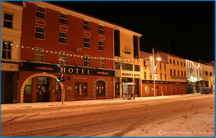 Waterford Pictures - A Snowy Dooley's Hotel 